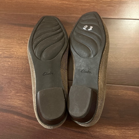 🌿SALE🌿CLARKS Comfort Shoes size 6M - Picture 6 of 8